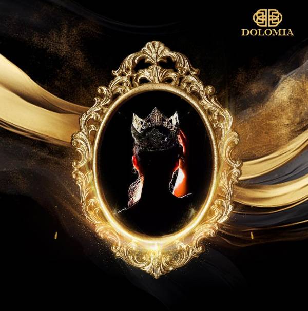 高水平的專(zhuān)業(yè)制枕大師DOLOMIA，千錘百煉的手工技藝令其品質(zhì)完美無(wú)瑕